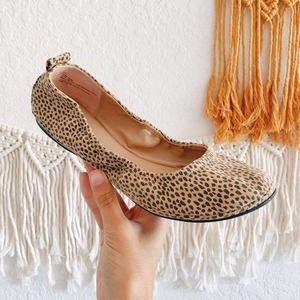 Universal Thread Speckle Round Toe Flats